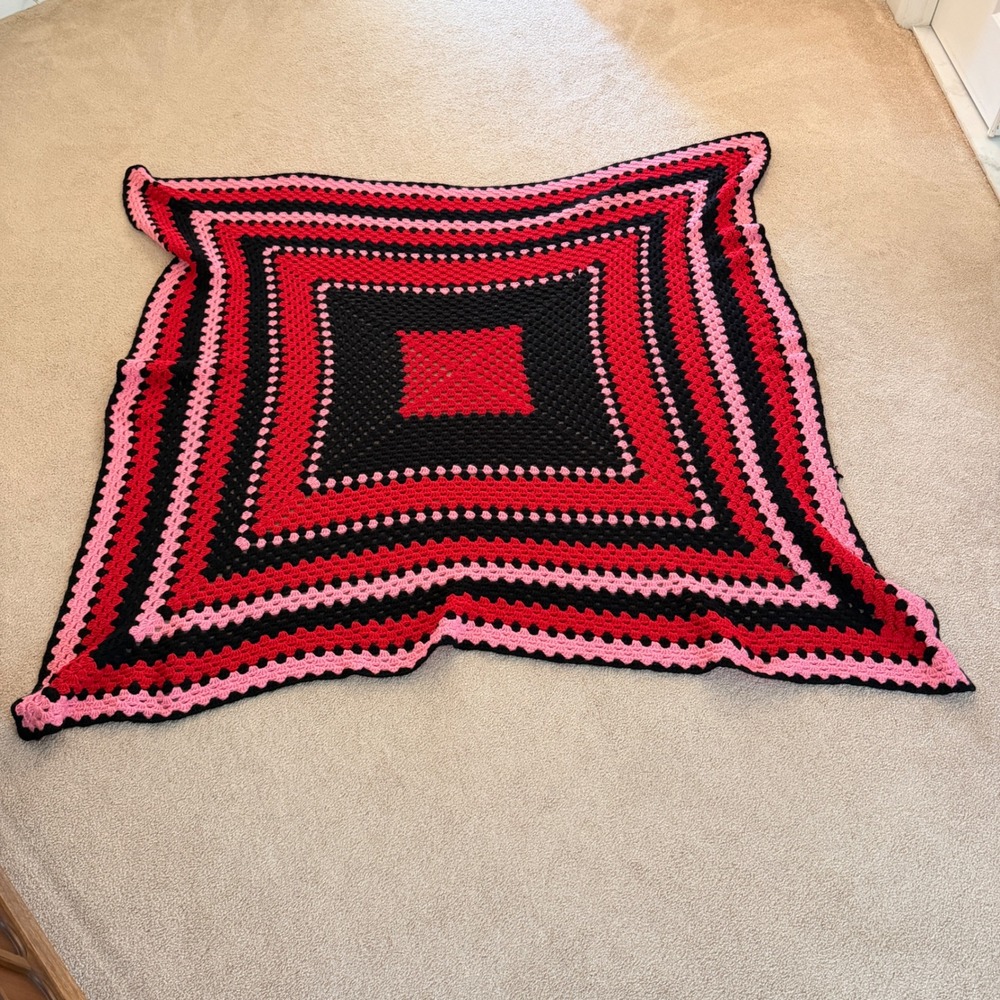 Handmade Crochet Granny Square Blanket Large Throw Red Black Pink 68x68‎